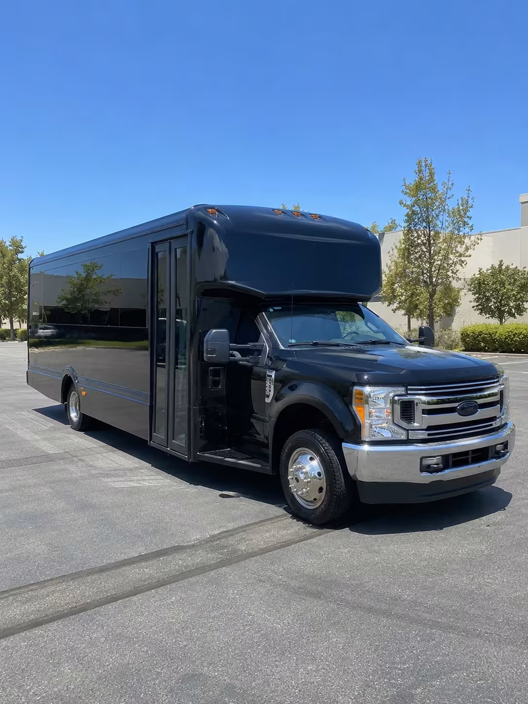 downey party bus rentals to the novo and crypto com arena